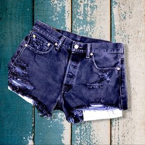 LEVI CUTT OFF JEAN SHORTS